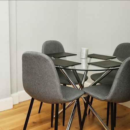 Modern Glasgow City Centre Apartment Exterior photo