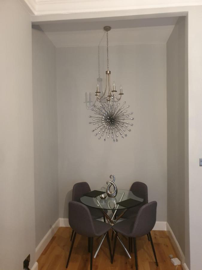 Modern Glasgow City Centre Apartment Exterior photo